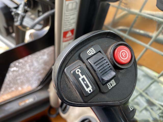 2015 CASE SV185